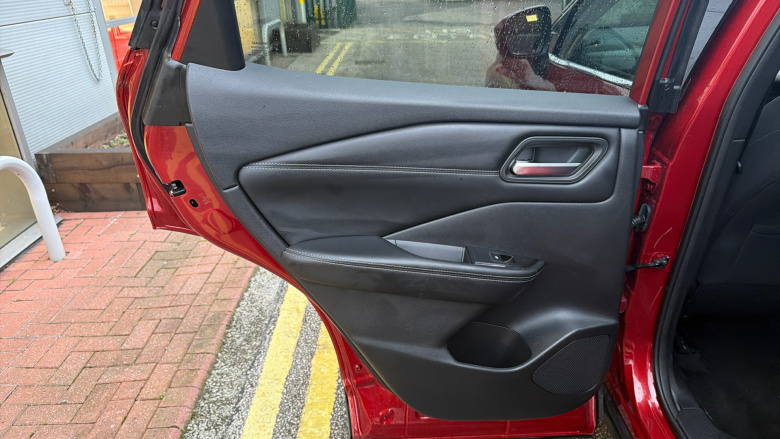 Nissan Qashqai 1.3 DiG-T MH 158 N-Connecta 5dr Xtronic Petrol Hatchback